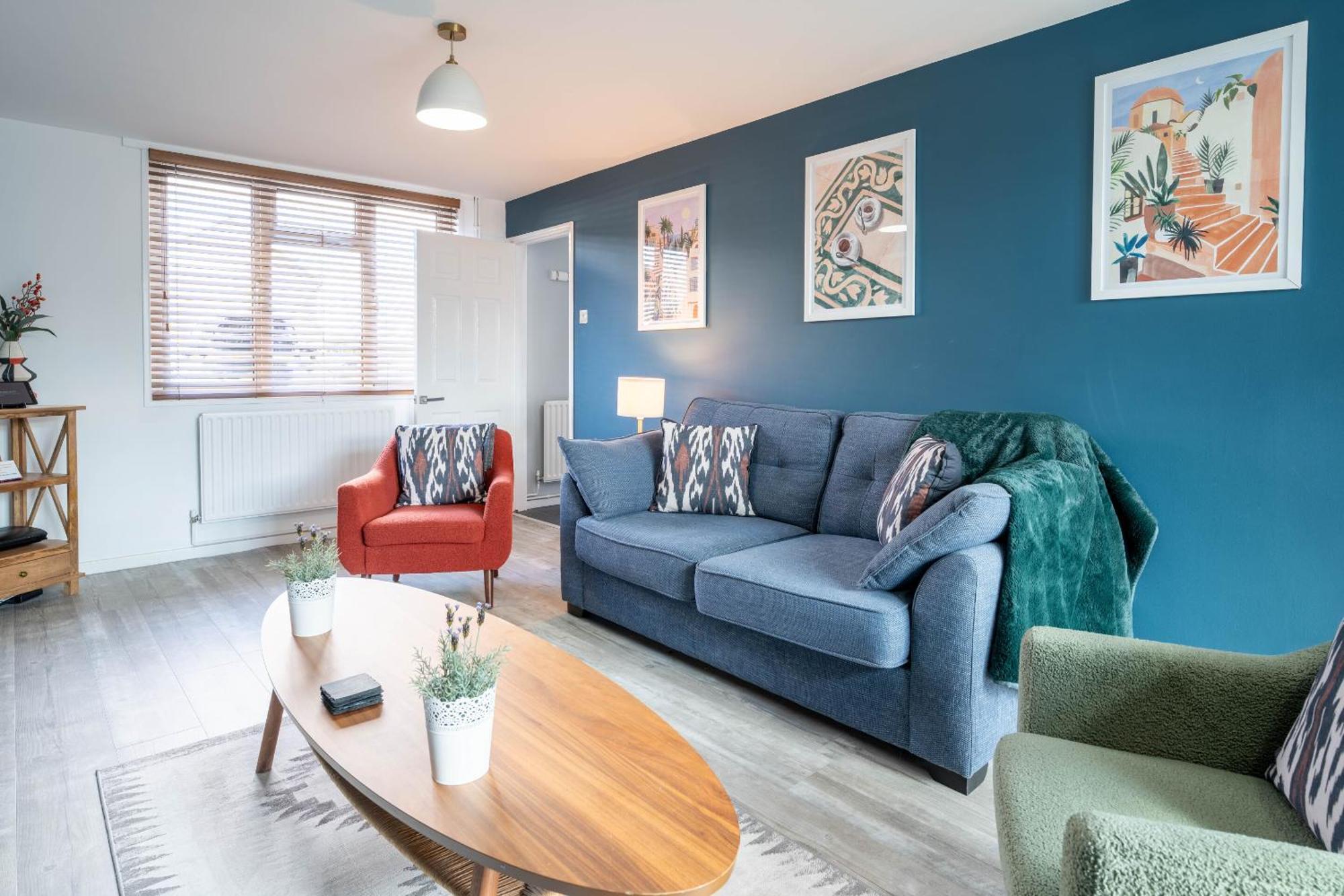 Gatwick Place - 4 Bed 2 Bath Self Contained House With Private Garden 홀리 외부 사진